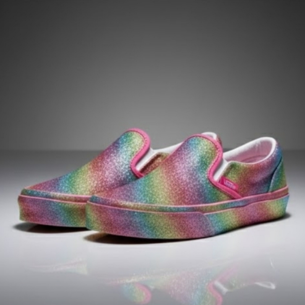 🔥NEW! Vans slipon shoes sz 2.5 NWT PRICE FIRM 12.16